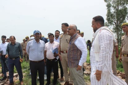 Yamuna flowing above danger mark in Baghpat, crops of farmers submerged, Alert