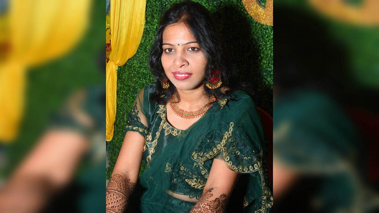 Wife hanged herself after a quarrel with her husband on mobile call in Begusarai; Family alleges dowry murder