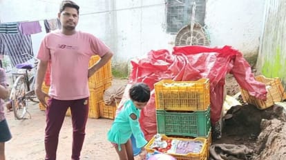 tomato worth Rs 25 thousand stolen from vegetable seller's house tamatar ki chori in Korba