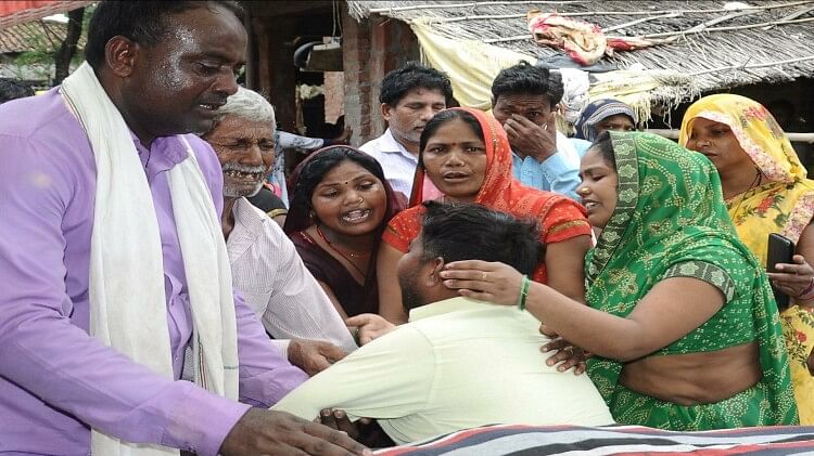 भीषण हादसे में 12 की मौत: ऐसा लगा बम फटा, फिर आंखों के सामने छा गया अंधेरा, घायल बोला-आंख खुलीं तो शव ही शव…