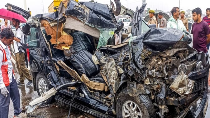 Ghaziabad accident, Six death, Bus driver gave old farmer life long wound
