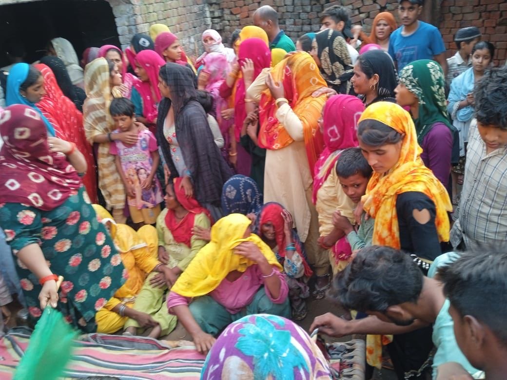 Baghpat: Teenager bathing in the pond died due to drowning, the family members are in bad condition by crying
