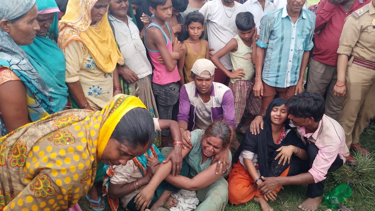 Two sisters died after get drowned in a pond in Masauli Thana Kshetra in Barabanki.
