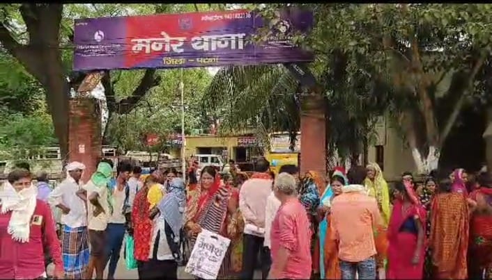 Bihar: Two women drowned in strong current while taking bath in Patna, SDRF team pulled them out.