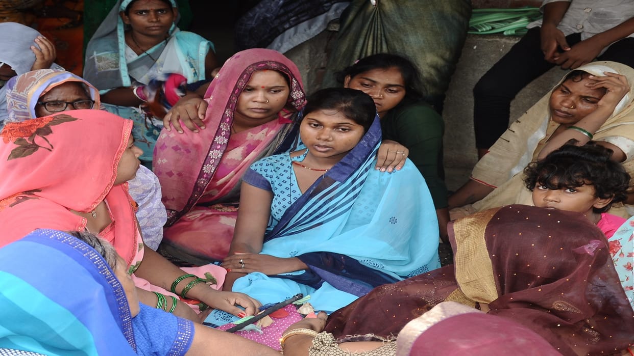 accident Queue of dead bodies passed through tear-soaked roads, nine bier raised from Jethwara area