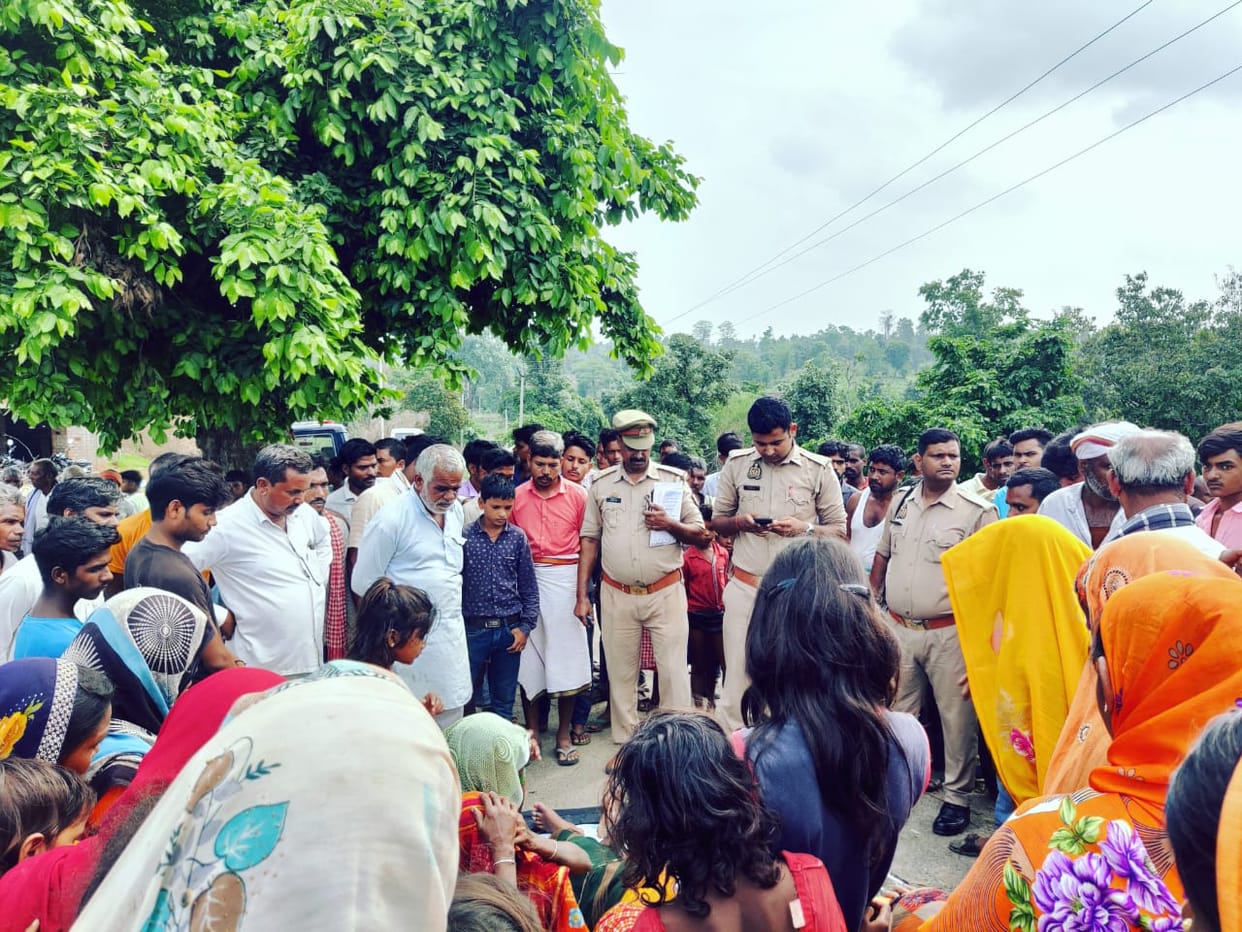 Dead body of pregnant woman found hanging on tree near house - Incident of Piparhar village of Babhni police