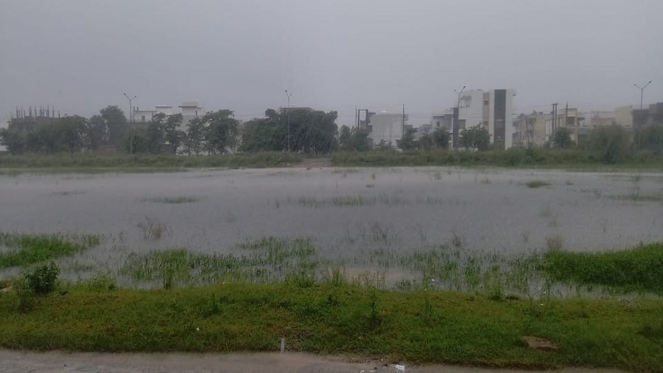 Haryana: Heavy rains in Kurukshetra, fear of breaking banks of Markanda river, water entered dozens of colonie