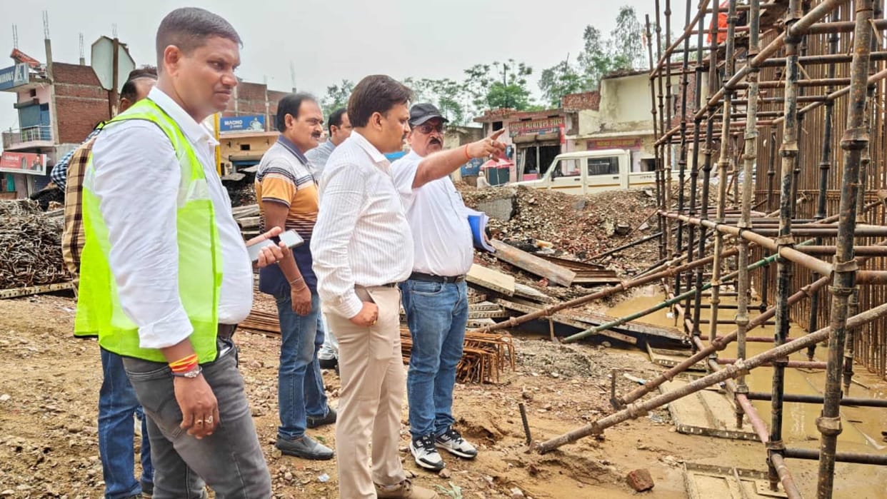 Flyover in Jungle Kauria Project manager reviewed construction work