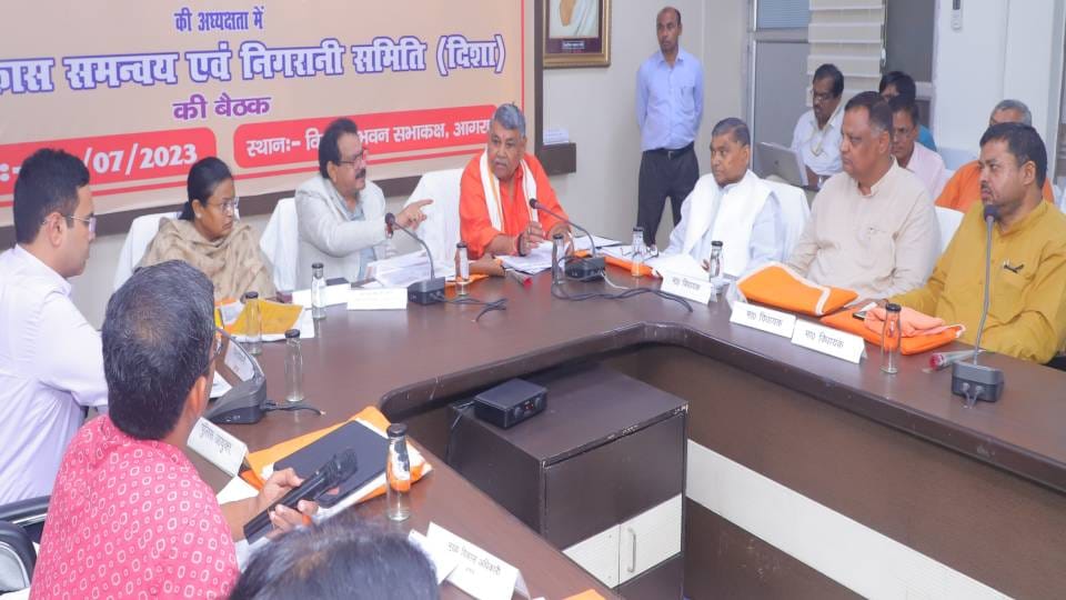 Union Minister of State Prof SP Singh Baghel said in agra DM MNREGA works should be investigated