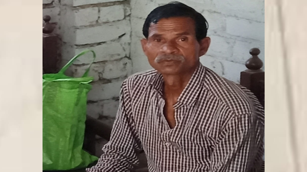 Hardoi: Pradhan dead body found hanging