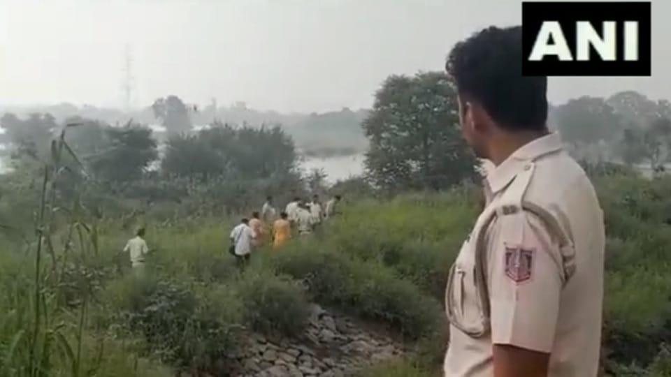 Girl's body found in Geeta Colony Delhi Police engaged in investigation