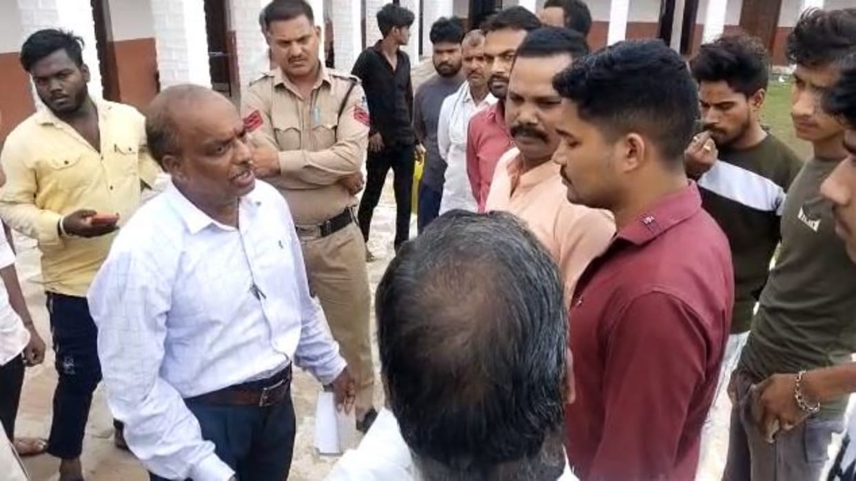 MP News Ban on applying Tilak in Agar Malwa school Hindu organizations create ruckus