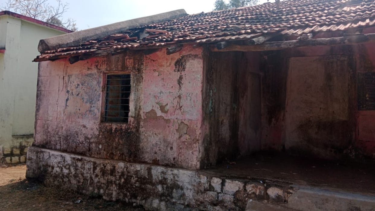 MP News 44 dilapidated schools Chhindwara block Demand for release of budget kept government for maintenance