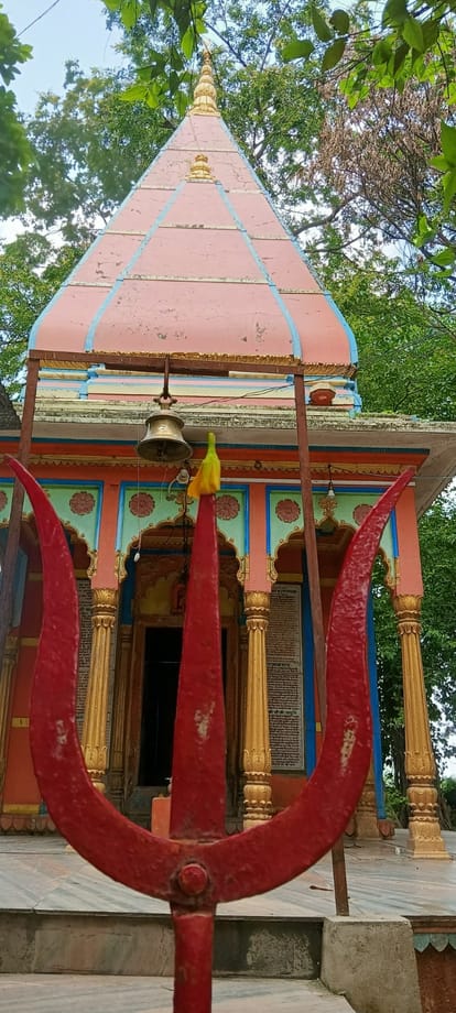 Shringi Rishi's ashram was in Varah Dham Mahadev and Mata Sati came here to meet Sri Hari