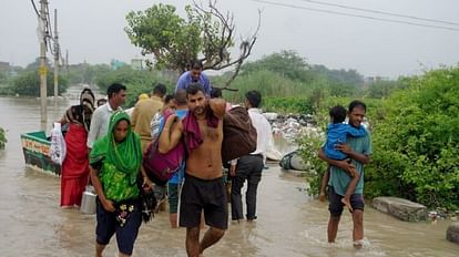 Delhi cabinet approves grant of Rs 10,000 as aid to flood victims