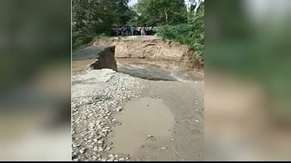 Baghpat:  water entered in many villages Due to breach of embankment of Yamuna, crop submerged
