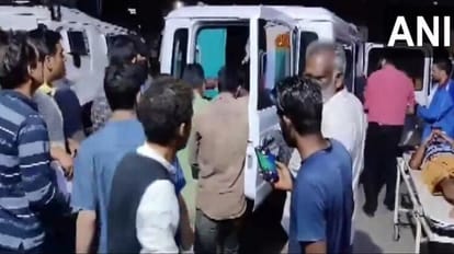 Terrorist Attack: शोपियां में आतंकियों ने तीन प्रवासियों को मारी गोली, सुरक्षाबलों ने की इलाके की घेराबंदी three non locals shot at by unidentified gunmen in Gagran area of Shopian