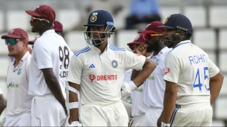 IND vs WI Test Live: डोमिनिका टेस्ट में दूसरे दिन का खेल शुरू, रोहित शर्मा के साथ यशस्वी जायसवाल क्रीज पर