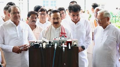 Uttarakhand: उत्तराखंड में भी पदयात्रा करेगी कांग्रेस, पहाड़ी राज्य के नेताओं ने खरगे और राहुल से की मुलाकात Uttarakhand Congress leaders meet Mallikarjun Kharge, Rahul Gandhi; 2024 Lok Sabha polls on agenda