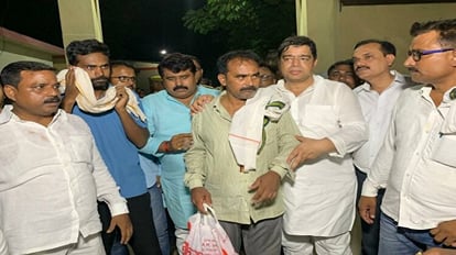 Father and son released from Jail who accused of selling tomatoes by using bouncers in varanasi