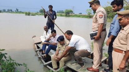 Aligarh DM SSP said do not panic, the administration is with them
