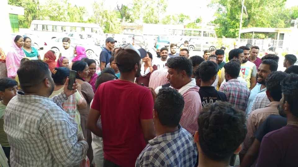 Deputy mayor and two councilors arrested for protesting against electricity and drinking water crisis in Ambal
