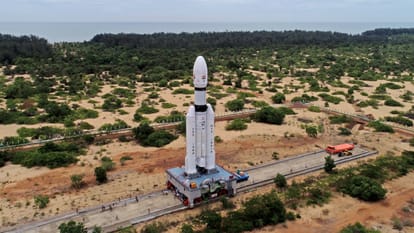 kareena kapoor talks about Chandrayaan 3 landing on moon says it is proud moment I will watch it with my boys