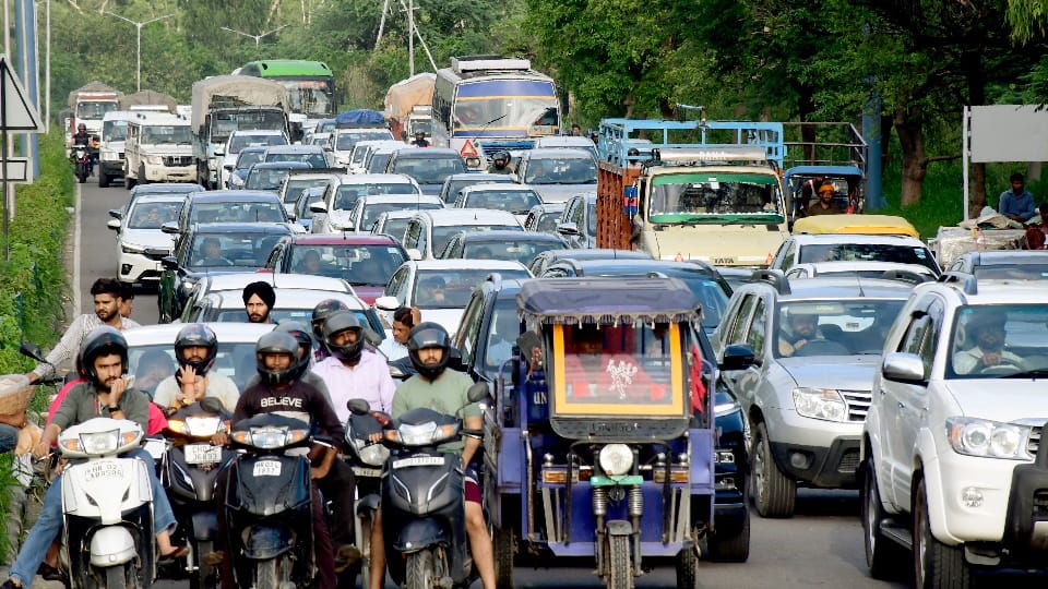 Jaam on Madhya Marg of Chandigarh After heavy rain