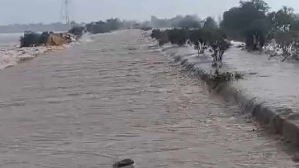 Sangrur Khanauri Delhi National Highway cut off due to floods