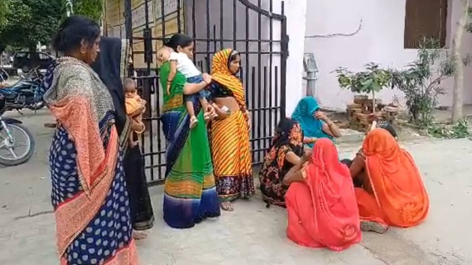 Seven year old innocent shot dead in Etah in enmity
