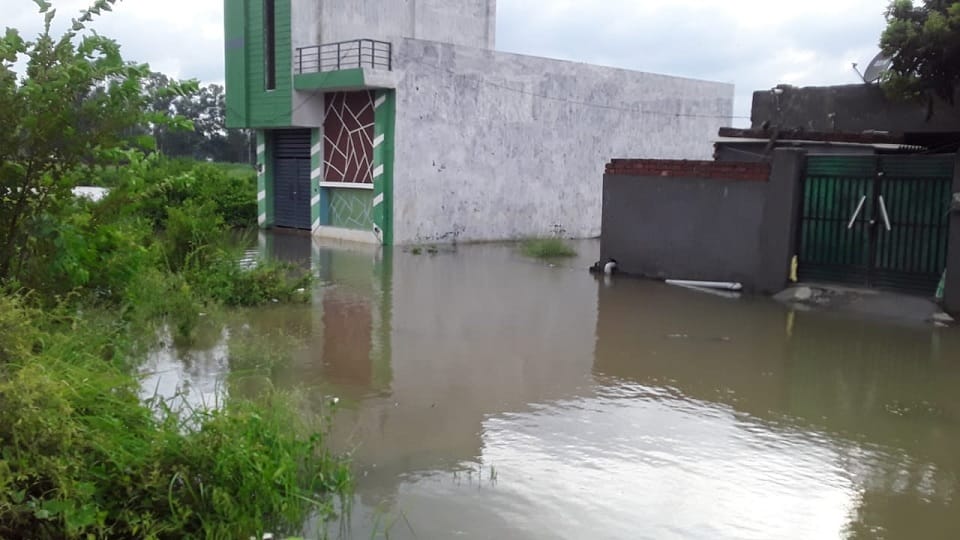 Families imprisoned in their homes for five days in Yamunanagar; three feet of water outside