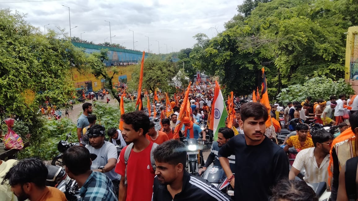 Kanwar Yatra 2023 Dak Kanwar Huge Crowd in Haridwar devotees panic Photos