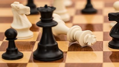 Chess Championship: भारतीय टीम मिस्र में विश्व कैडेट चैम्पियनशिप से हटी, इस्त्राइल-हमास संघर्ष बना वजह Indian team withdraws from World Cadet Championship in Egypt Due to Israel-Hamas conflict