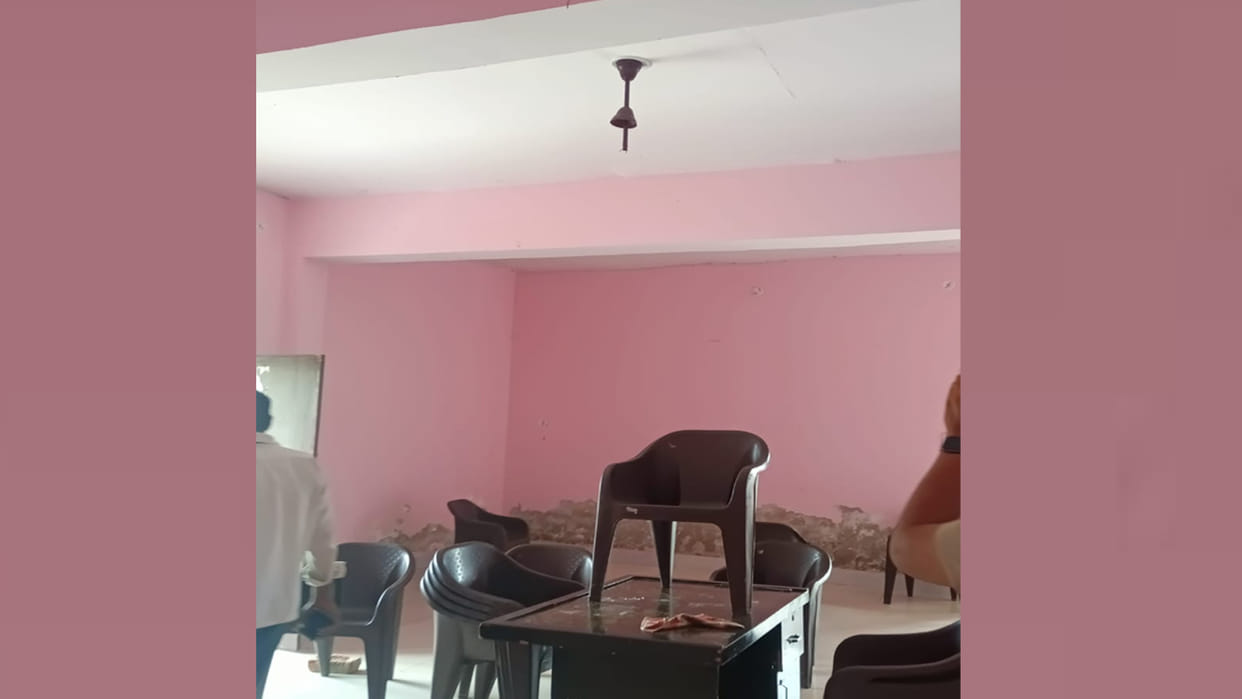 Etawah: Theft in mini secretariat, CCTV cameras were also uprooted