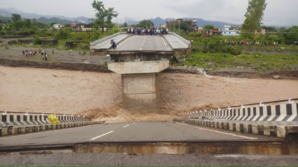 Uttarakhand Weather News Kotdwar Malan bridge Collapse after heavy rain many villages Connections Cut off