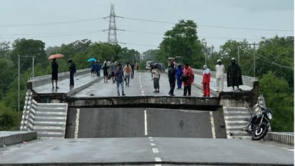 Uttarakhand Disaster: मानसून की बारिश से उत्तराखंड में हुआ बुरा हाल, तबाह हो गई 545 करोड़ की सड़कें और पुल Uttarakhand Disaster Monsoon rain destroyed roads and bridges worth 545 crore rupees