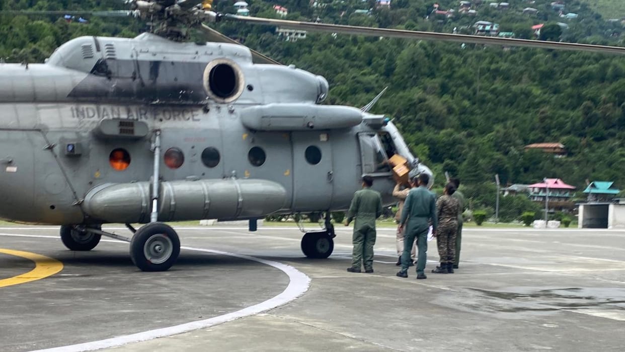 himachal flash floods: 118 tourists including foreigners evacuated from Sangla to Choling Kinnaur