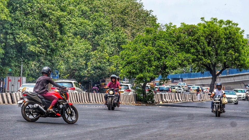 Police caught around 128931 people in 6 months for driving in the opposite direction
