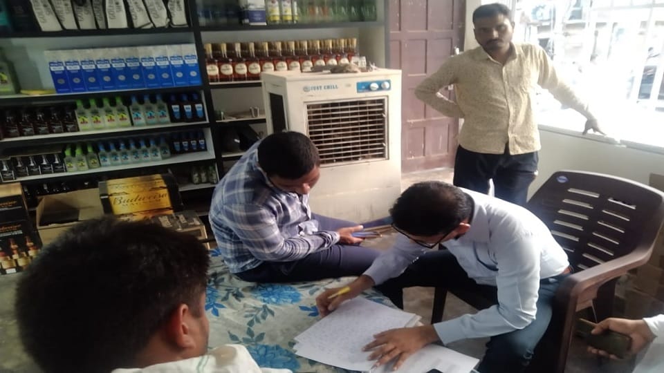 Raid of CM Flying in Dadri, contract sealed for three days, action taken on selling cheap English liquor