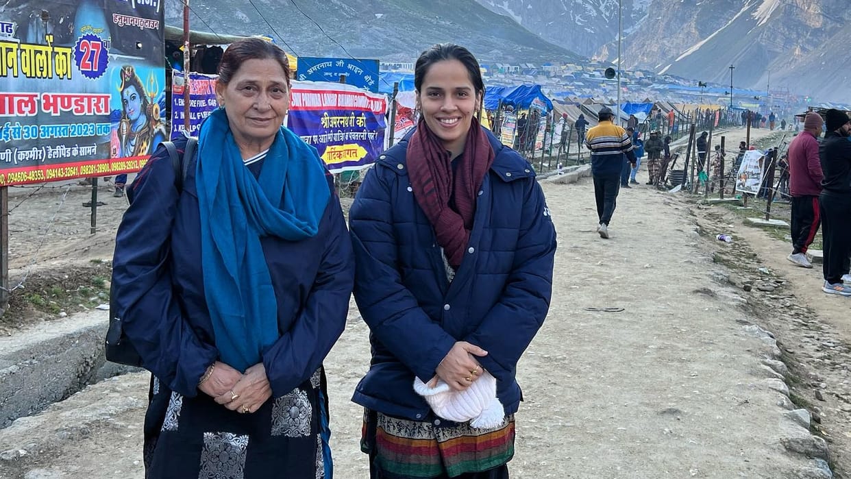Amarnath Yatra 2023: Cheers resonating in Jammu Kashmir, badminton player Saina Nehwal reached yatra