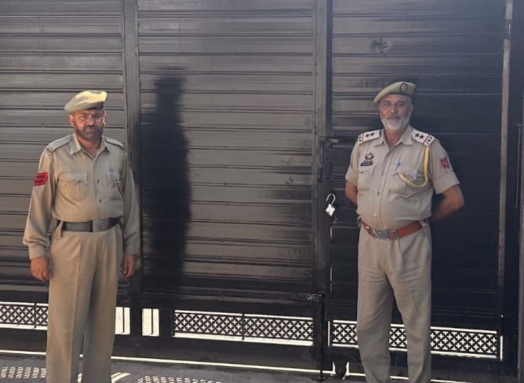 Jammu Kashmir: Former CM Mehbooba Mufti placed under house arrest, security tightened in Srinagar