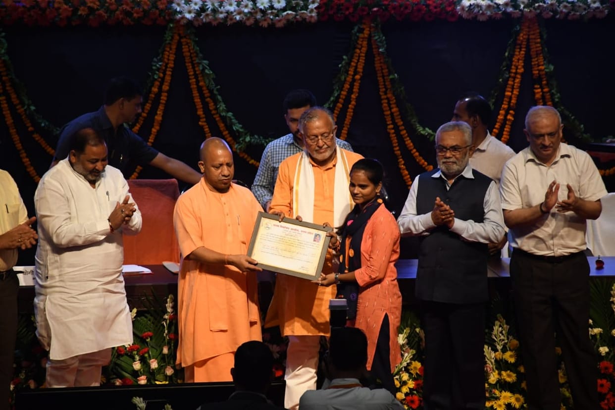 yogi adityanath attack mamata banerjee on panchayat election in west bengal