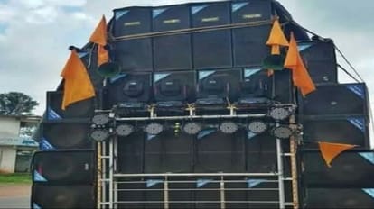 Kanwariyas created ruckus when DJ stuck due to roadside house in budaun