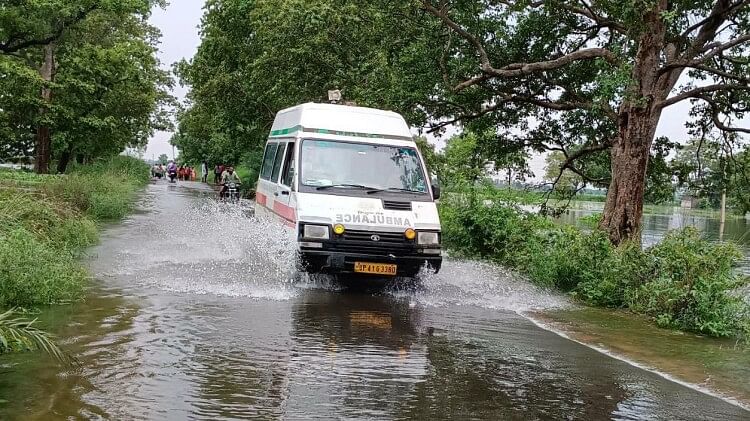 Flood in UP: Yamuna embankment breached in Baghpat, people stranded on island in Bijnor Hastinapur