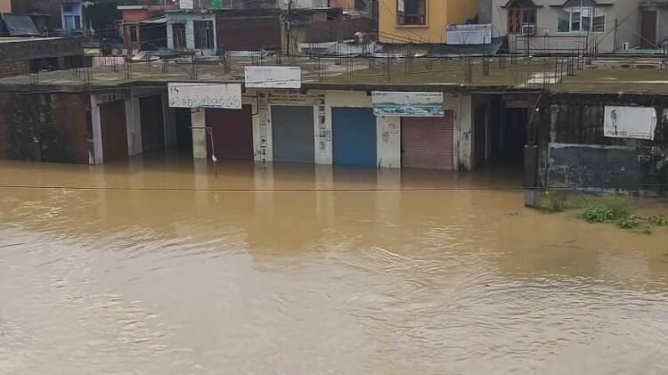 flood in Uttarakhand Roorkee Three killed in Laksar khanpur  teams deployed Material being sent by helicopter