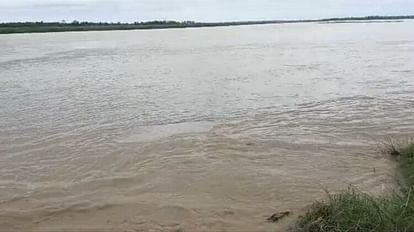 Water level of rivers of Sitamarhi increased due to excess rains in water acquisition area of Nepal