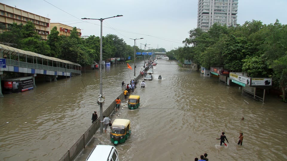 water level of Yamuna river in Delhi is flowing three meters above the danger mark supreme court