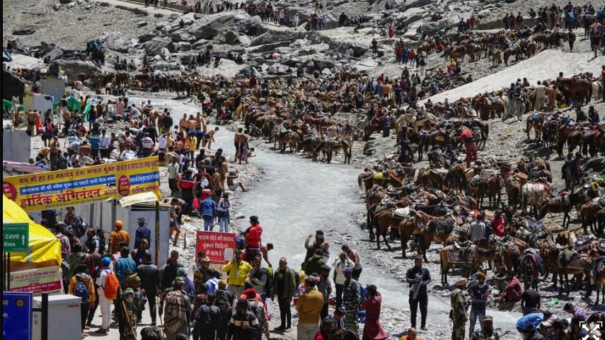 Amarnath Yatra 2023: With cheers groups move towards holy cave, see journey in pictures