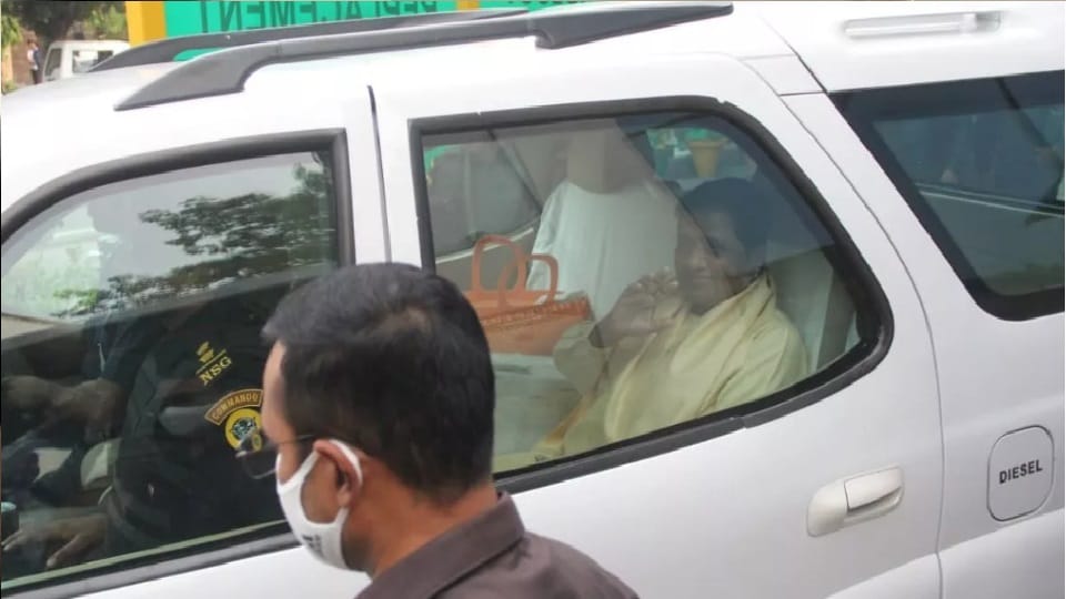 BSP chief Mayawati reached a hospital in Noida to know condition of her sister in law