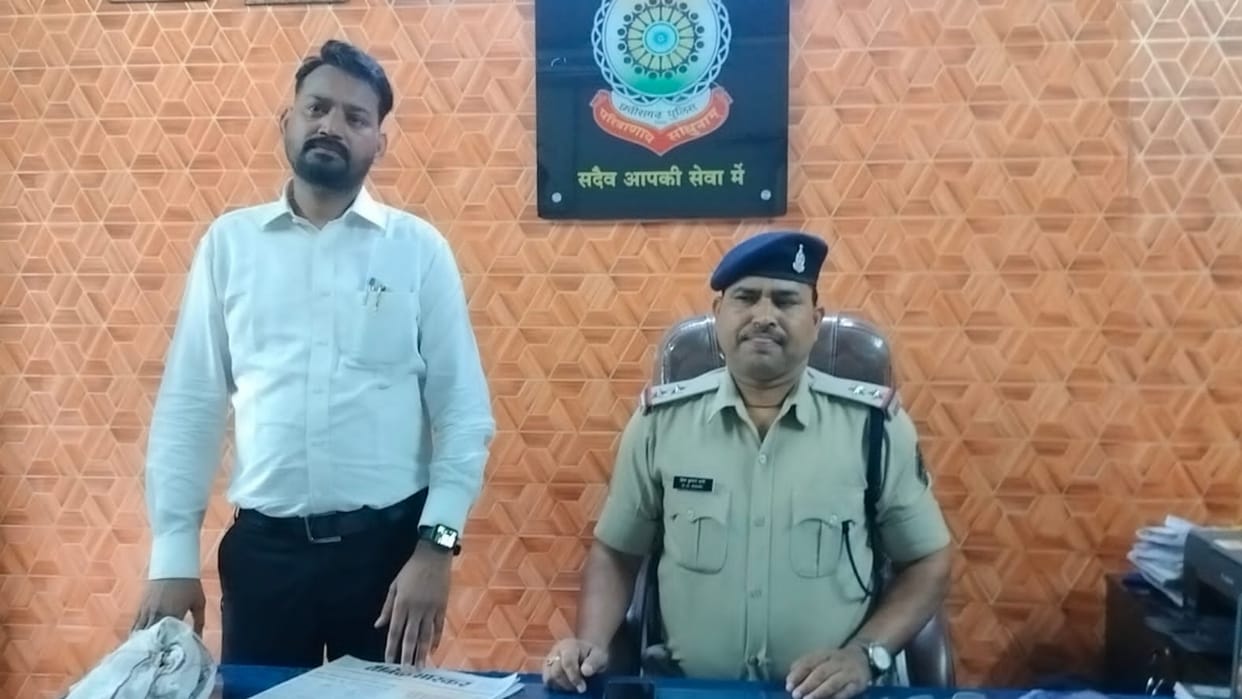 Lawyer arrested for threatening by posing as IPS in Korba